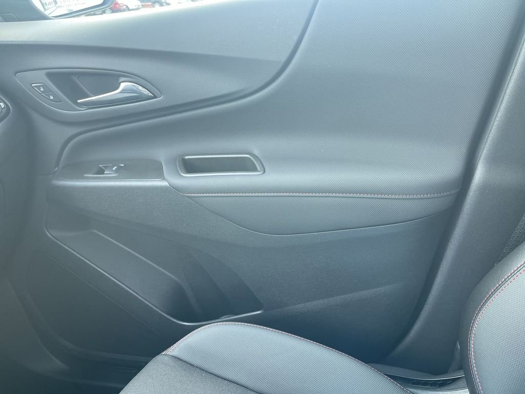 Used 2023 Chevrolet Equinox RS w/ LPO, Cargo Package image 31