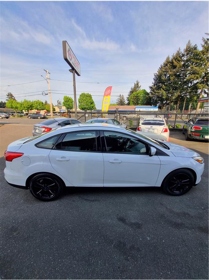 Used 2015 Ford Focus SE FWD image 6