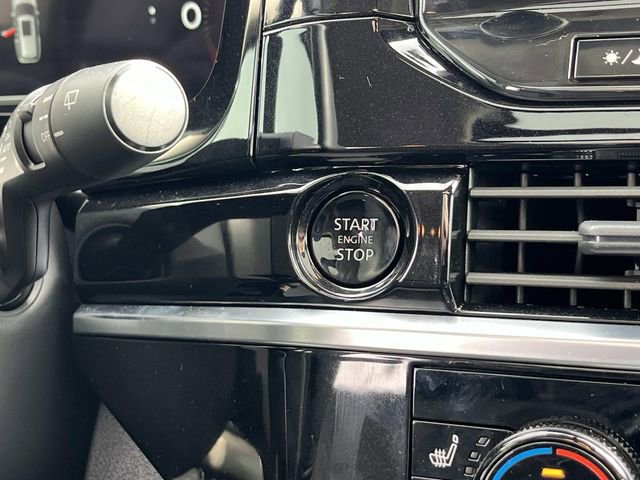 Used 2025 Nissan Pathfinder Platinum image 15