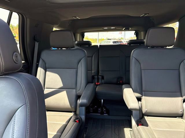 Used 2023 Chevrolet Tahoe Z71 w/ Luxury Package AWD/4WD image 22