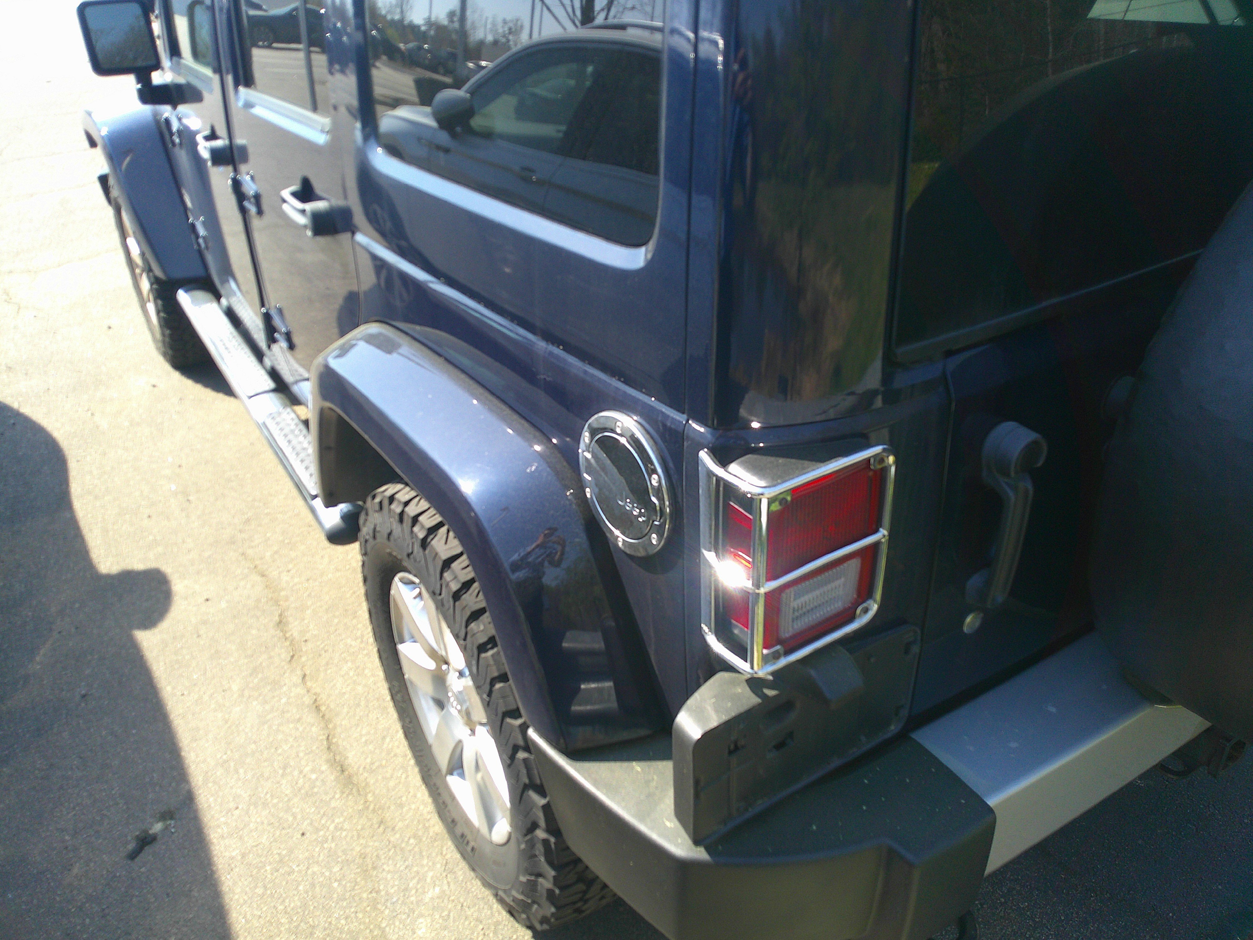 Used 2013 Jeep Wrangler Unlimited Sahara w/ Mopar Chrome Edition Group image 8