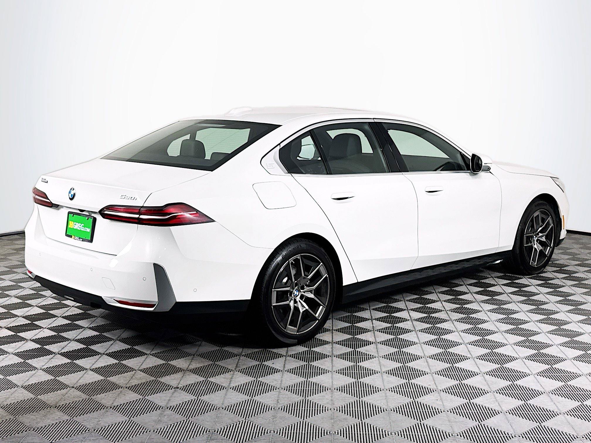 Used 2026 BMW 530i w/ Premium Package RWD image 8