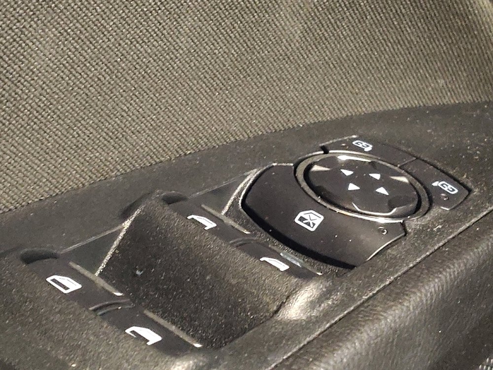 Used 2020 Ford Fusion SE FWD image 27