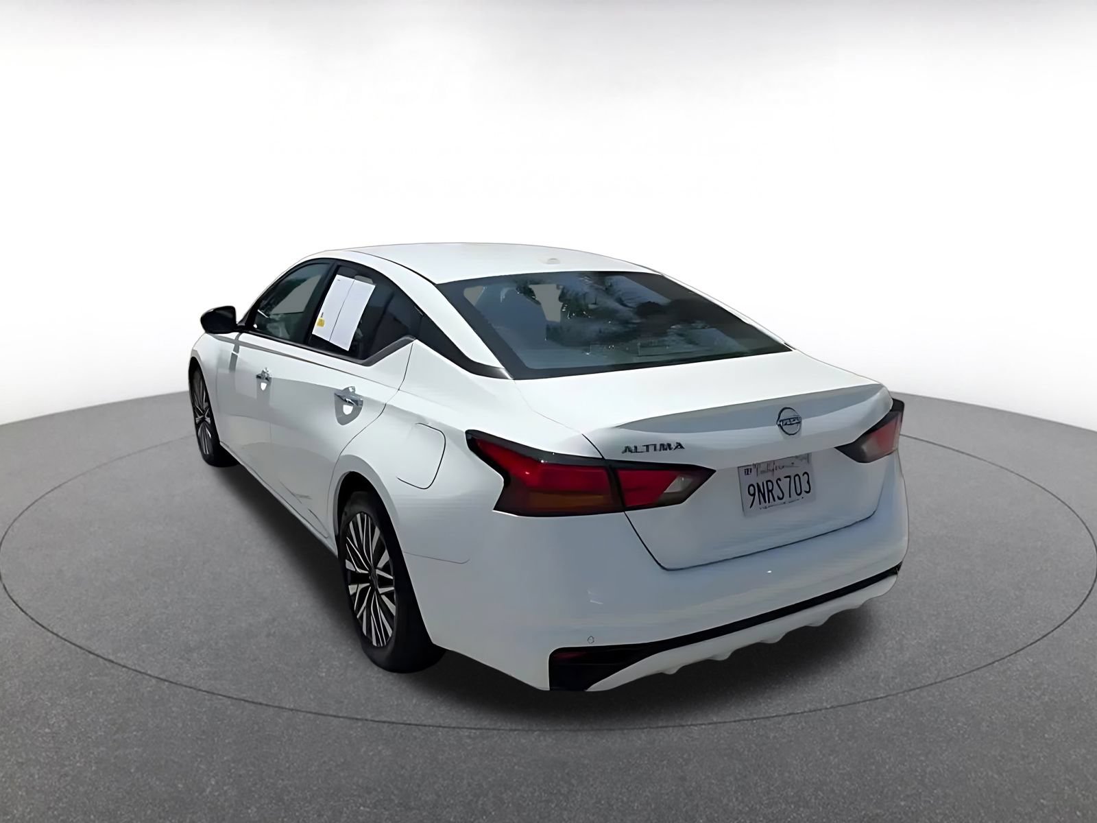 Used 2025 Nissan Altima 2.5 SV FWD image 10