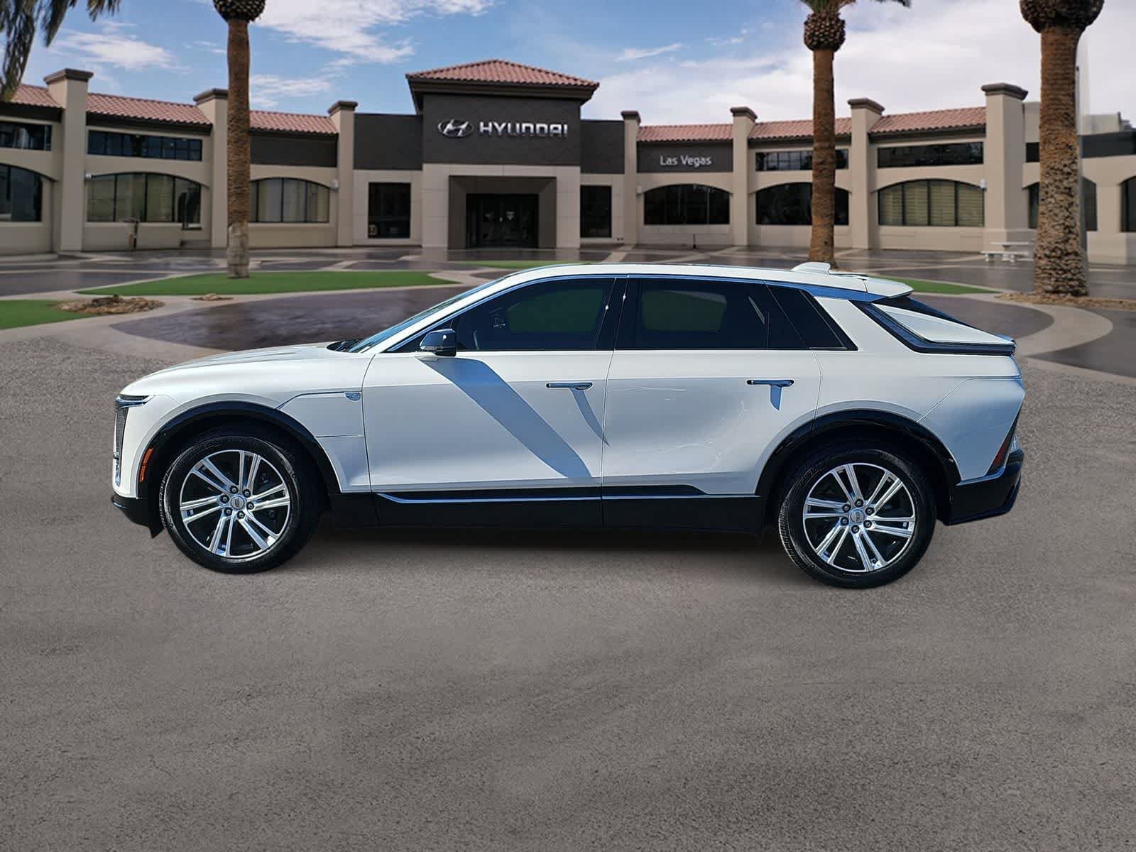 Used 2024 Cadillac Lyriq Tech AWD/4WD image 6