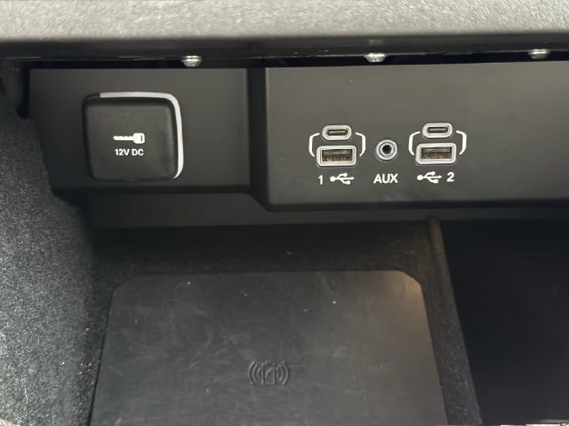 Used 2024 Jeep Wagoneer L Series II w/ Flexible Seating Group RWD image 21