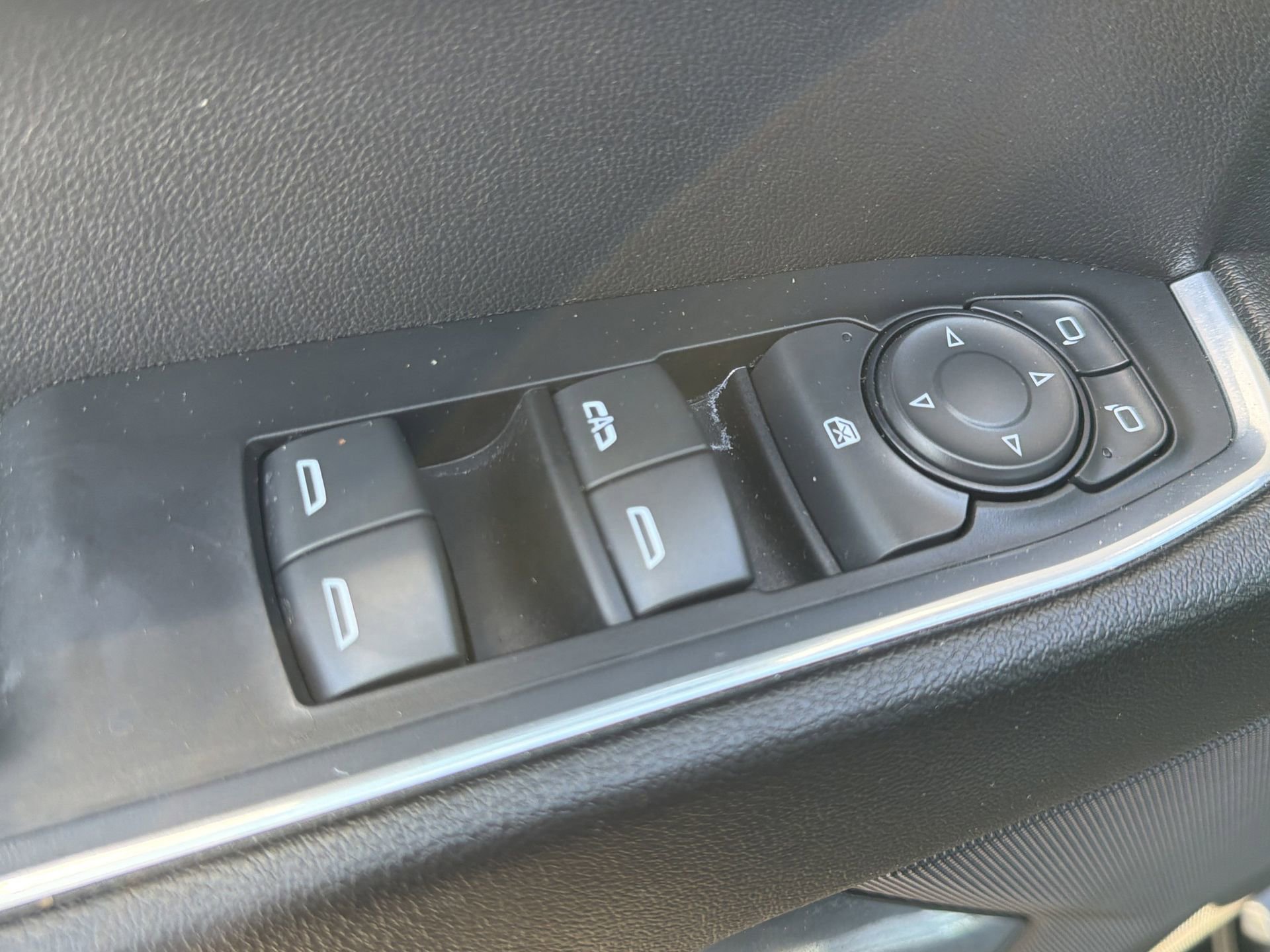 Used 2024 Chevrolet Silverado 1500 LT image 18