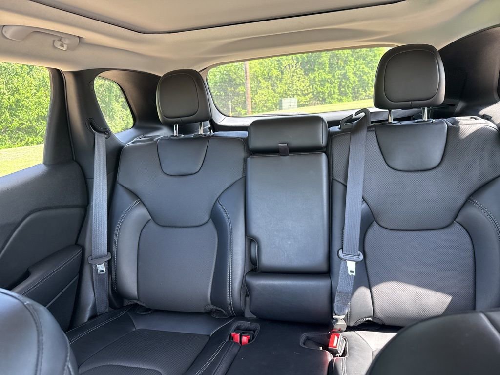 Used 2022 Jeep Cherokee Limited AWD/4WD image 14