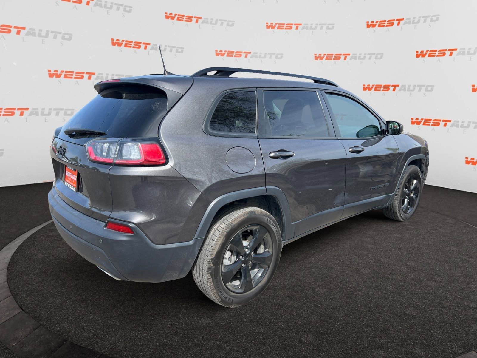 Used 2019 Jeep Cherokee Latitude Plus image 5
