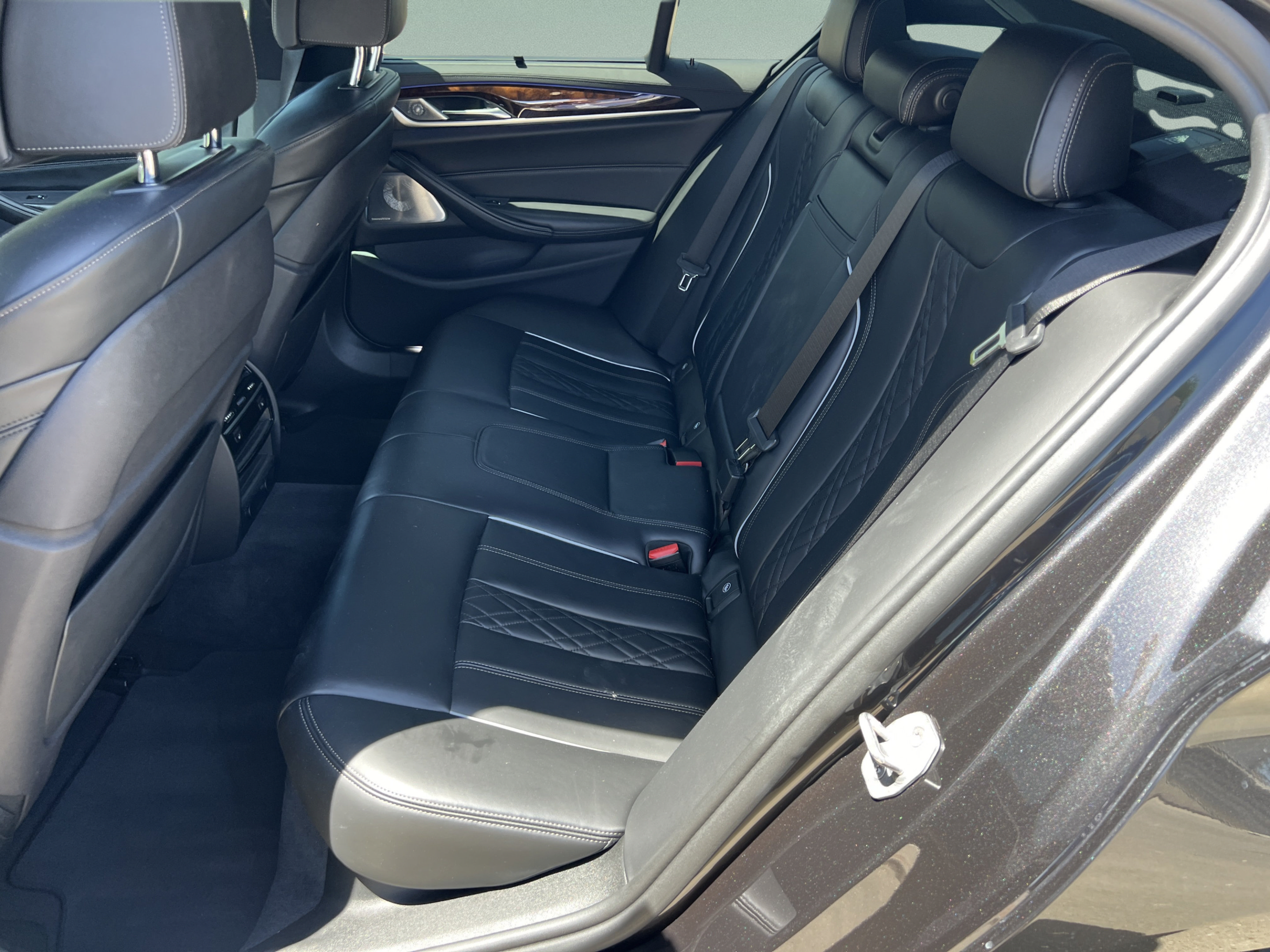 Used 2018 BMW M550i xDrive w/ Dynamic Handling Package AWD/4WD image 28