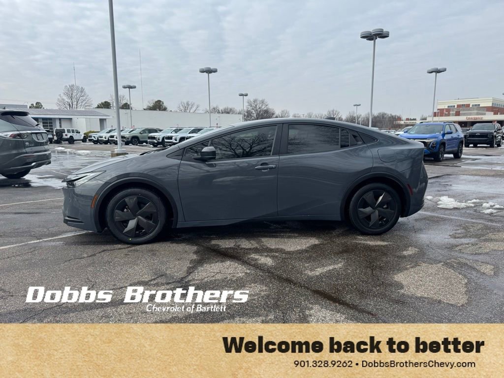 Used 2024 Toyota Prius LE image 2