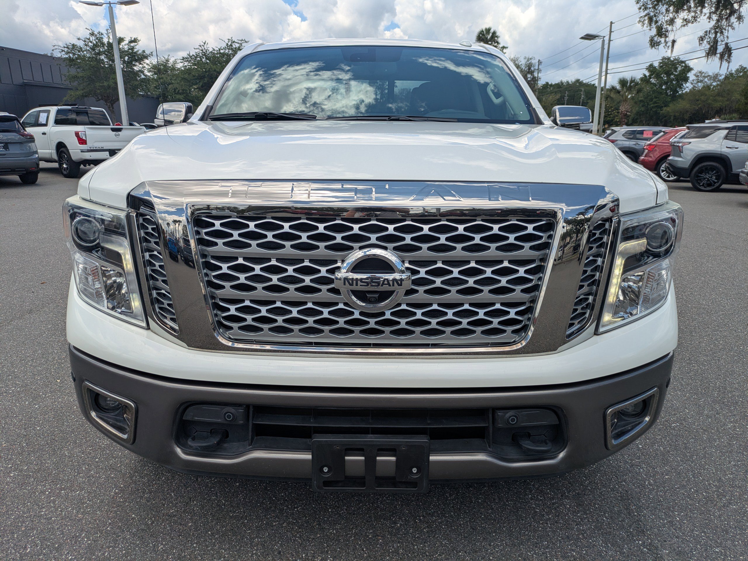 Used 2018 Nissan Titan Platinum Reserve w/ Platinum Utility Package AWD/4WD image 9