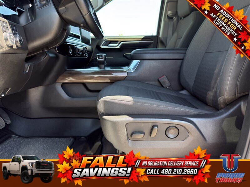 Used 2023 Chevrolet Silverado 1500 RST w/ Redline Edition AWD/4WD image 18