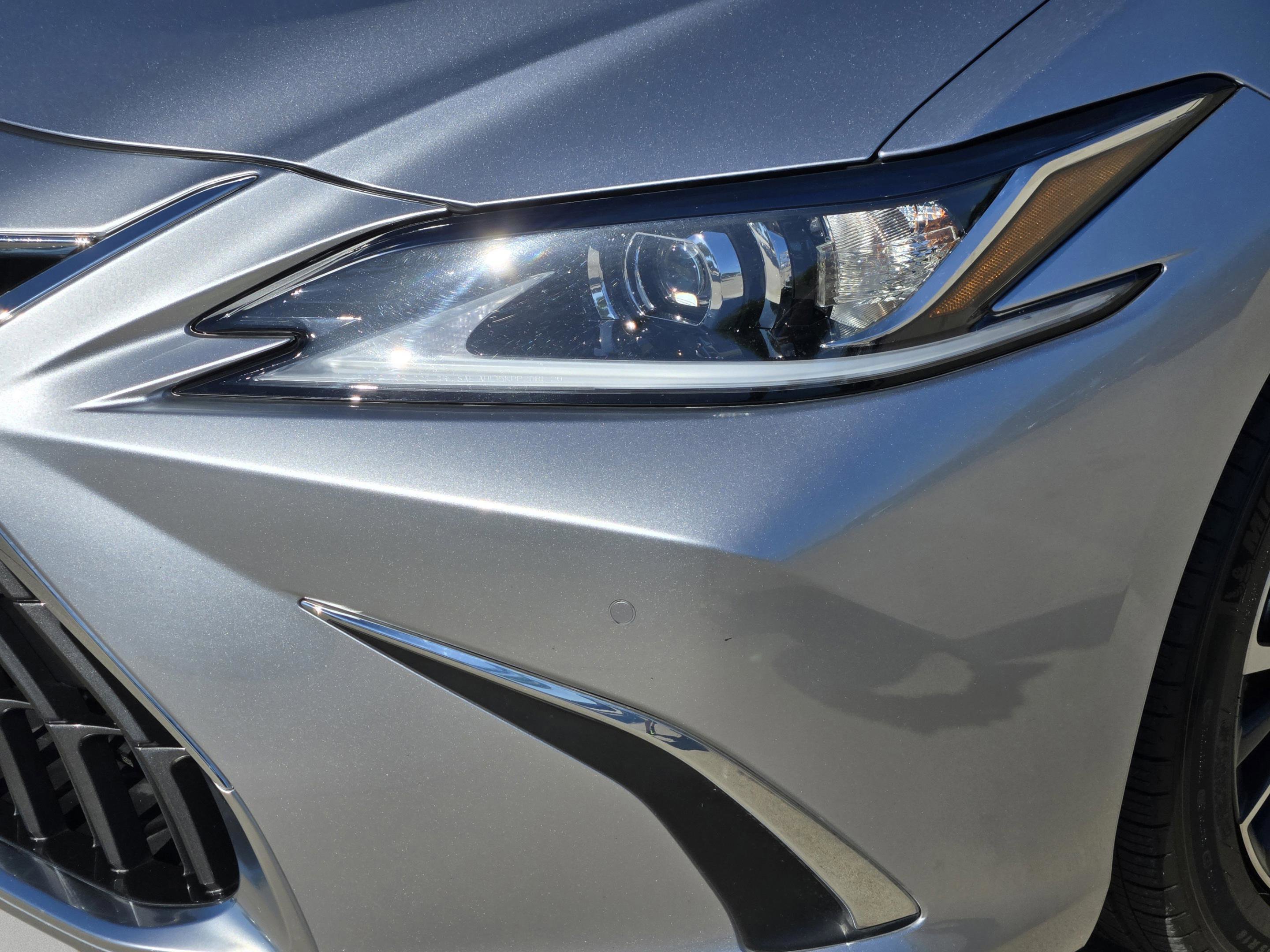 Used 2025 Lexus ES 300h w/ Premium Package FWD image 38