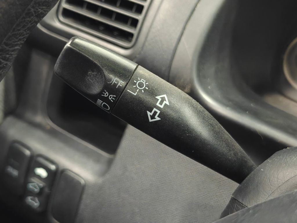 Used 2004 Honda CR-V EX image 9