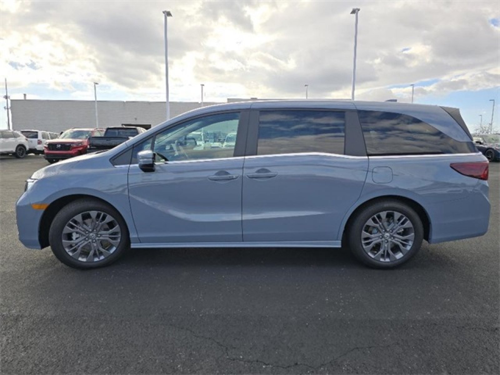 New 2026 Honda Odyssey Touring image 7