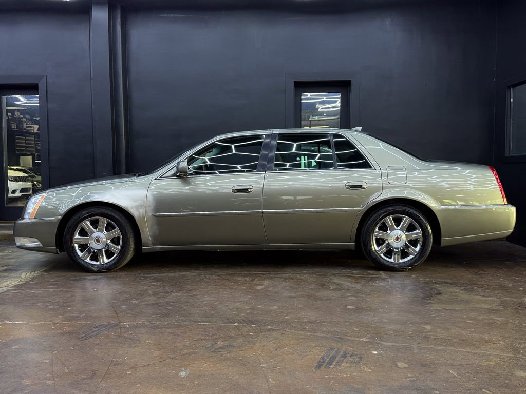 Used 2010 Cadillac DTS Premium FWD image 5