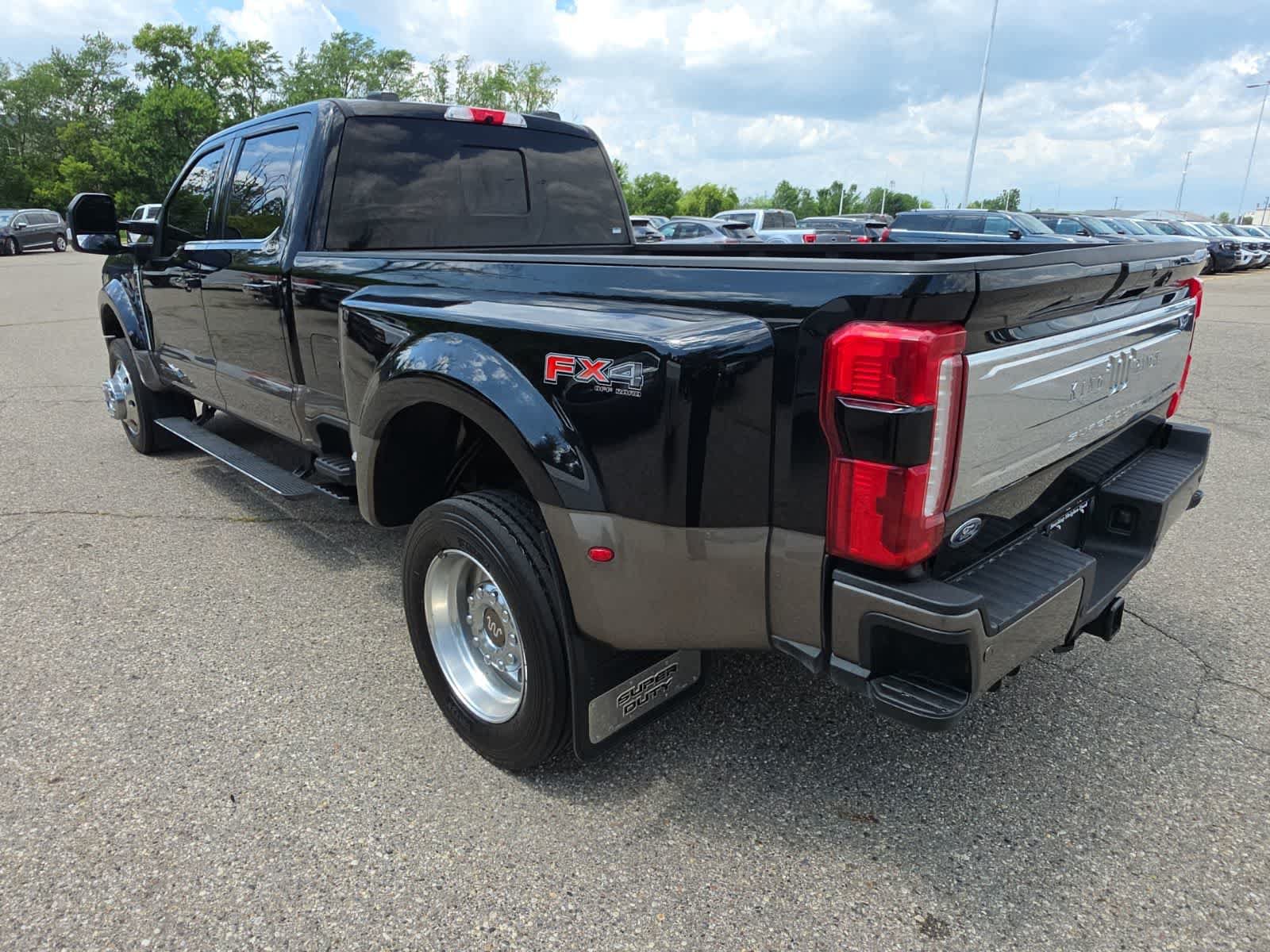 Used 2023 Ford F450 King Ranch w/ FX4 Off-Road Package AWD/4WD image 12
