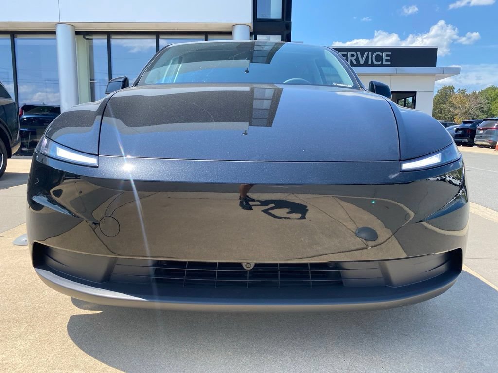 Used 2026 Tesla Model Y 2WD image 2