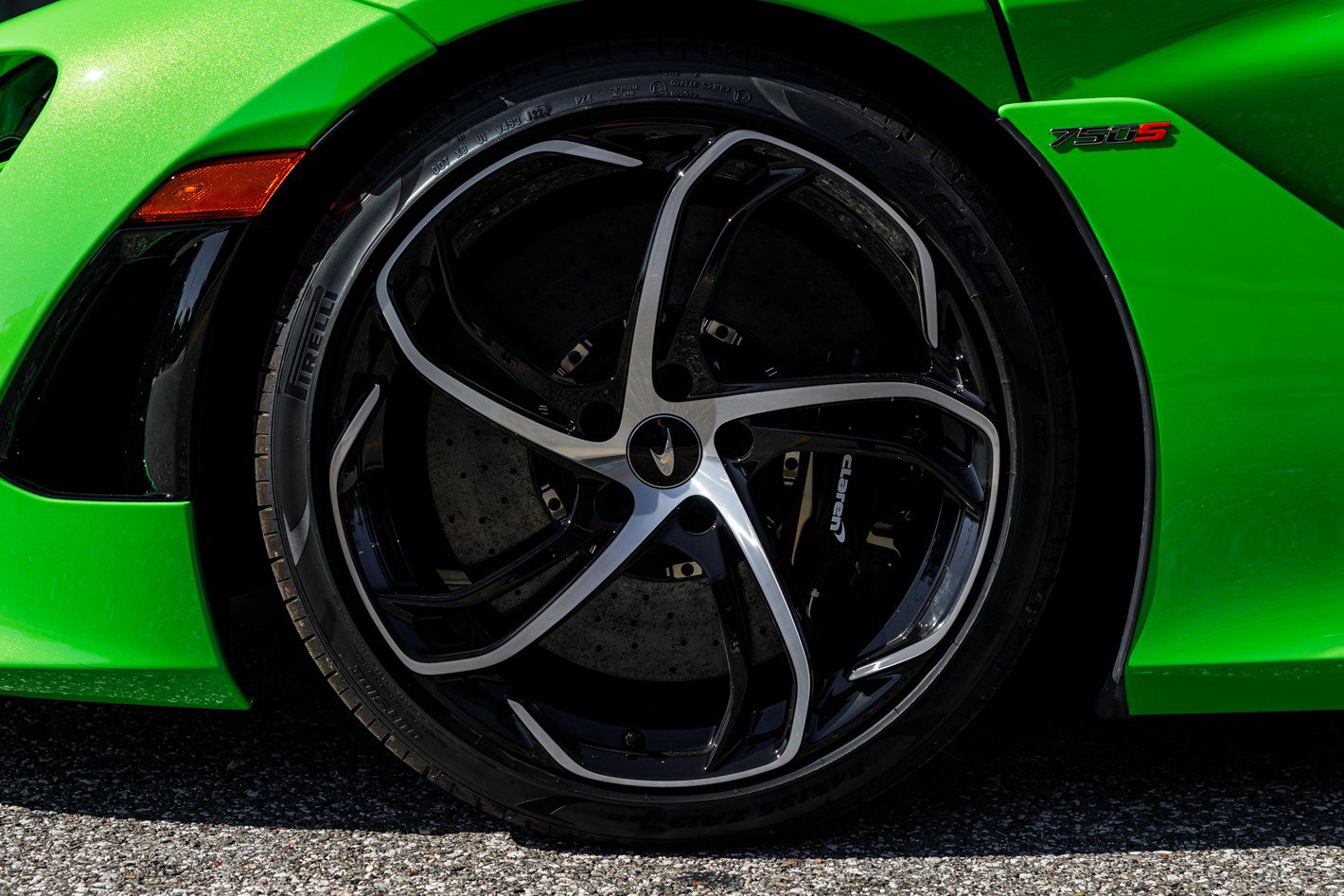 Used 2024 McLaren 750S image 29