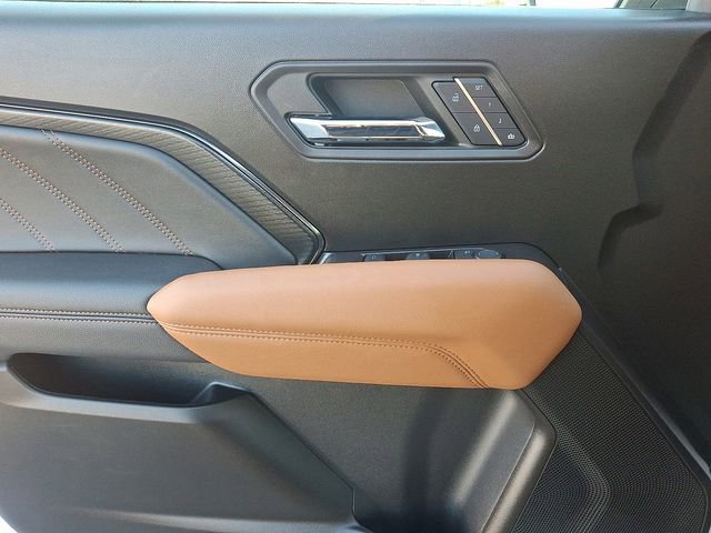 Used 2024 GMC Canyon AT4 w/ AT4 Premium Package image 12