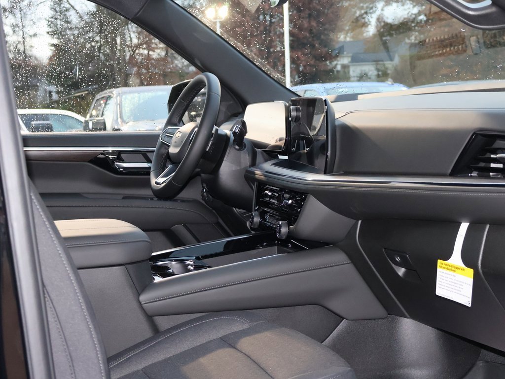 New 2026 Chevrolet Suburban LS image 40