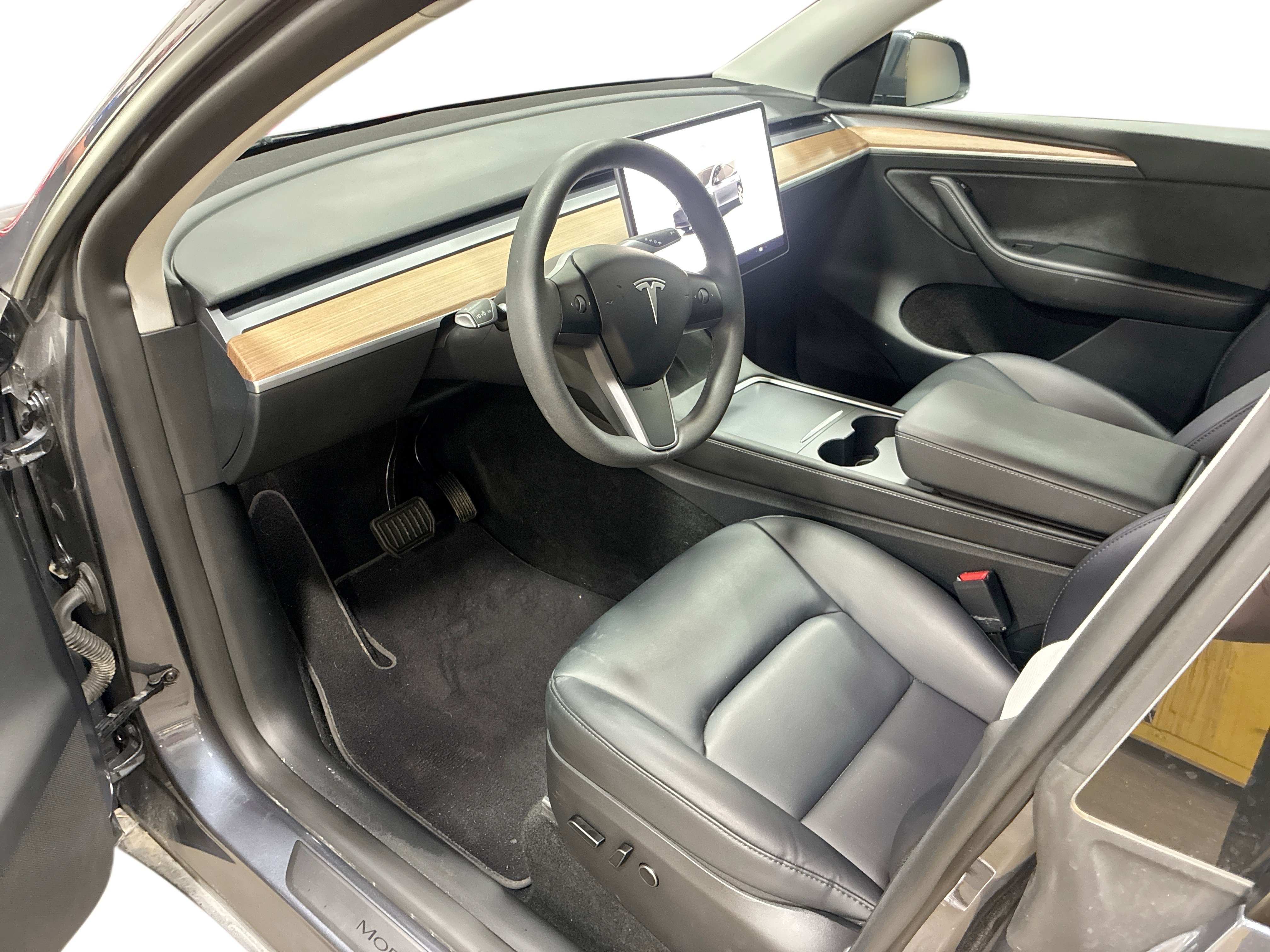 Certified 2023 Tesla Model Y Long Range AWD/4WD image 9