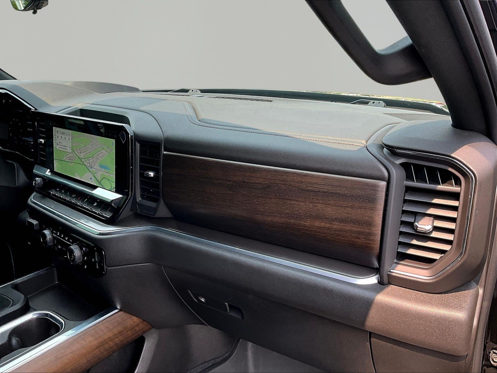 Used 2025 Chevrolet Silverado 1500 High Country w/ High Country Premium Package RWD image 26