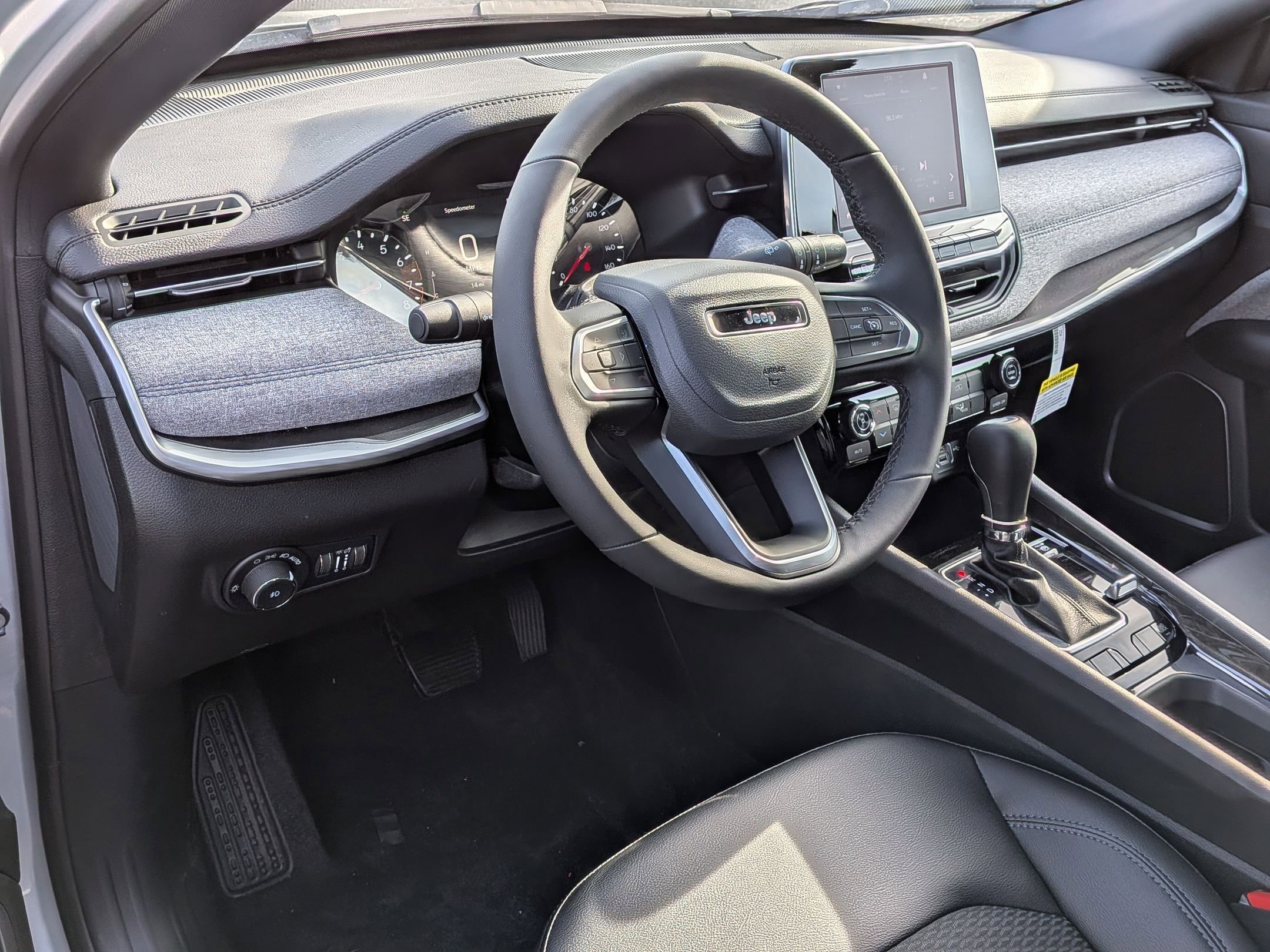 New 2026 Jeep Compass Latitude image 10