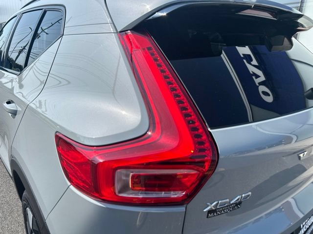 Used 2024 Volvo XC40 B5 Core AWD/4WD image 10