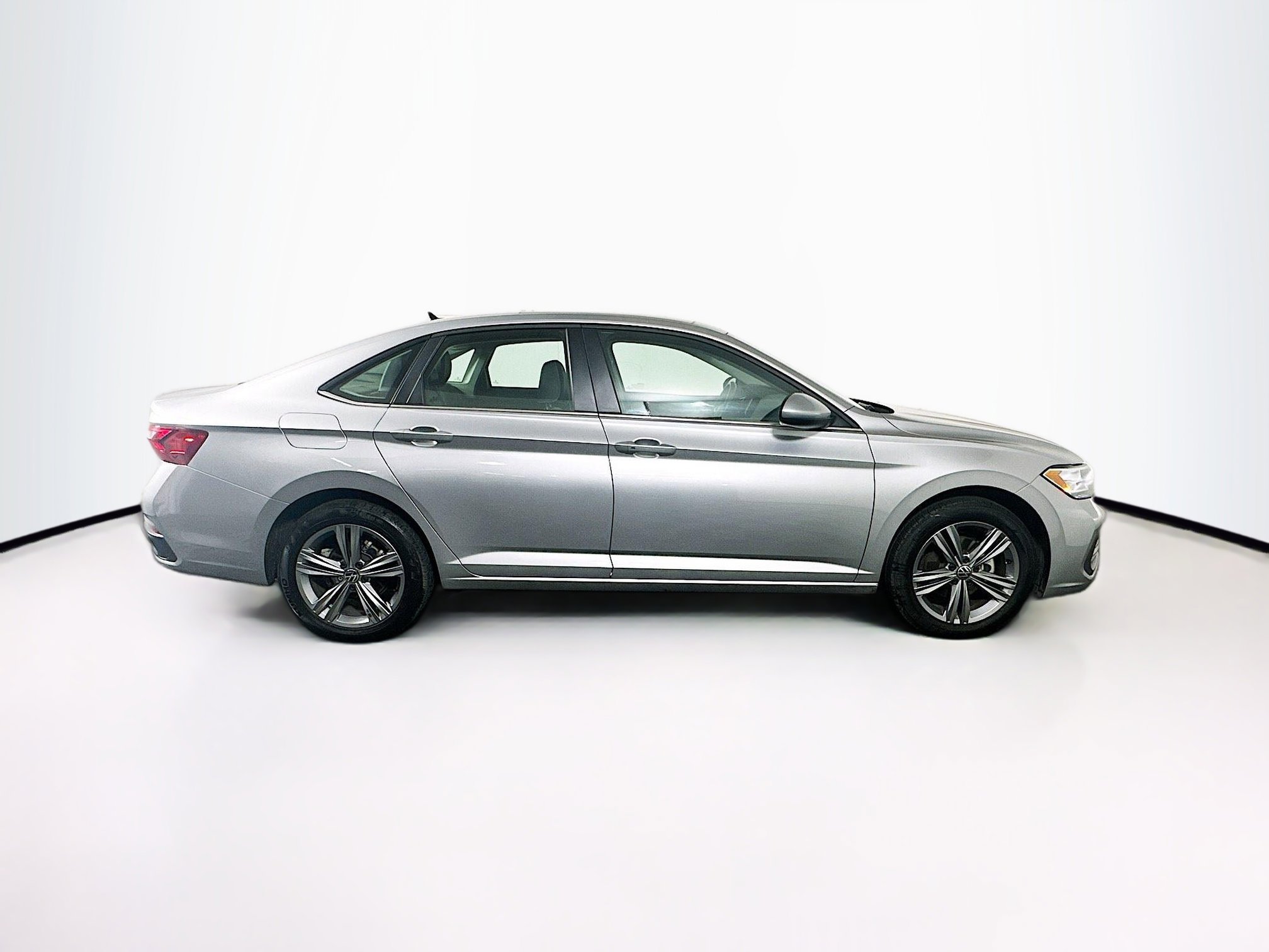 Used 2024 Volkswagen Jetta SE image 10