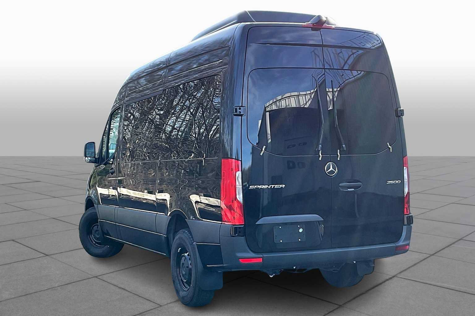 Used 2025 Mercedes-Benz Sprinter 2500 image 7