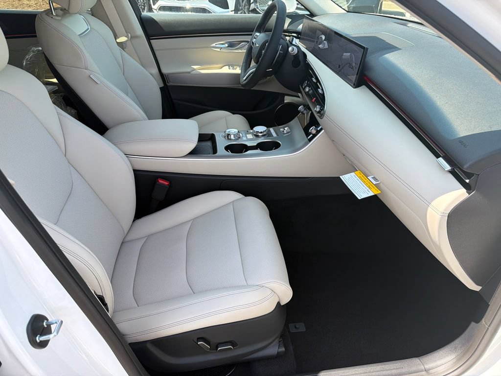 New 2027 Genesis GV70 2.5T Select AWD/4WD image 15