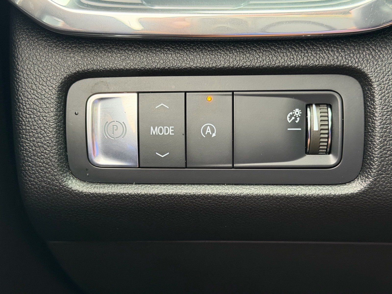 Used 2024 GMC Acadia Denali FWD image 37