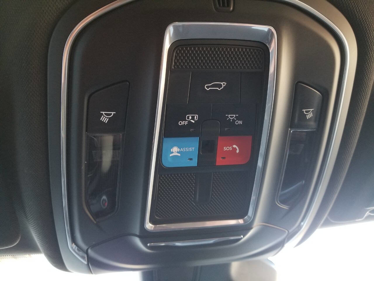 Certified 2024 Jeep Grand Cherokee L Laredo w/ Luxury Tech Group I AWD/4WD image 32