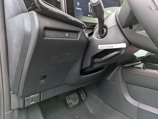 New 2026 Nissan Kicks SR image 17