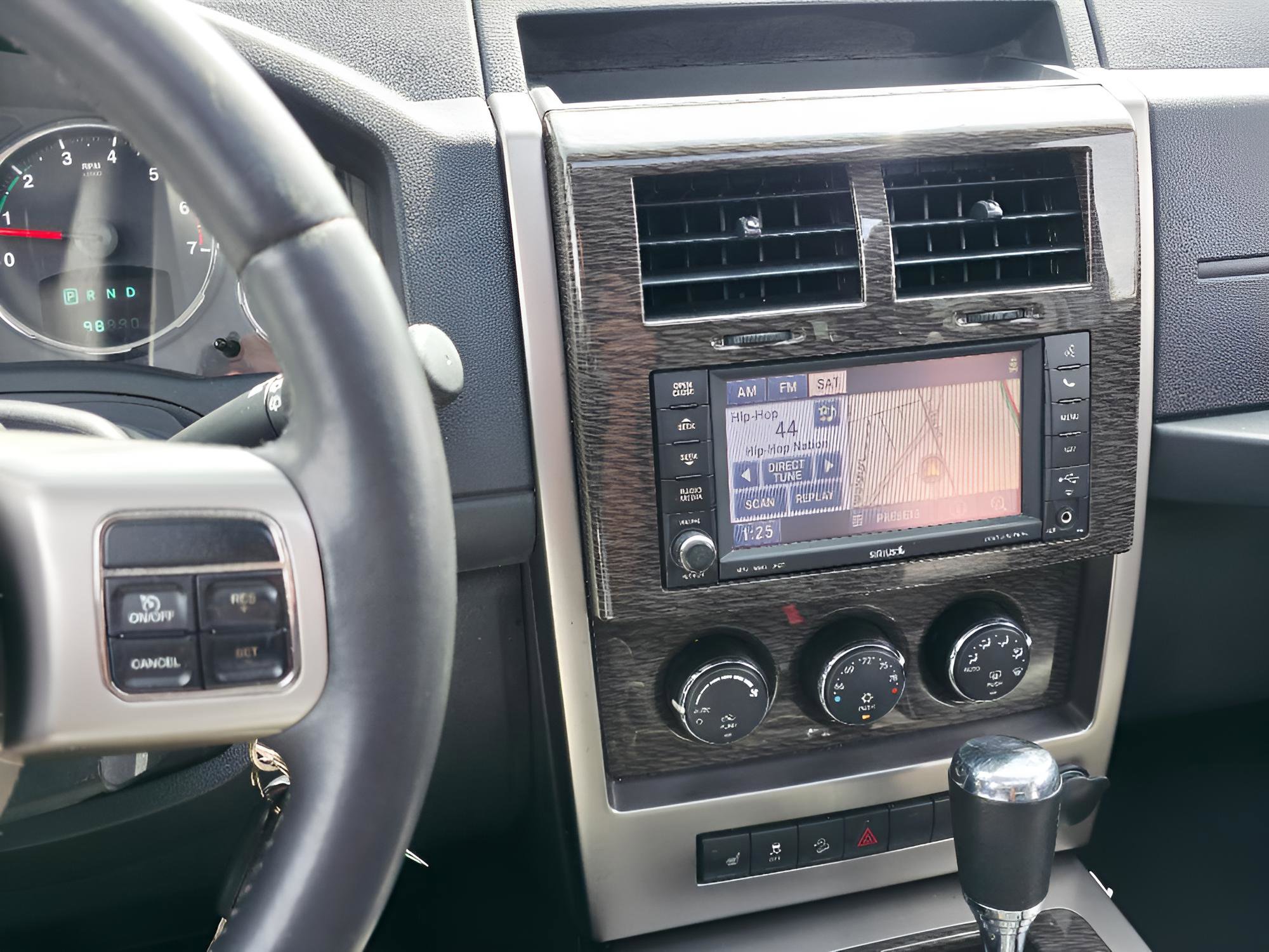 Used 2012 Jeep Liberty Limited Jet w/ Chrome Accents Group image 26