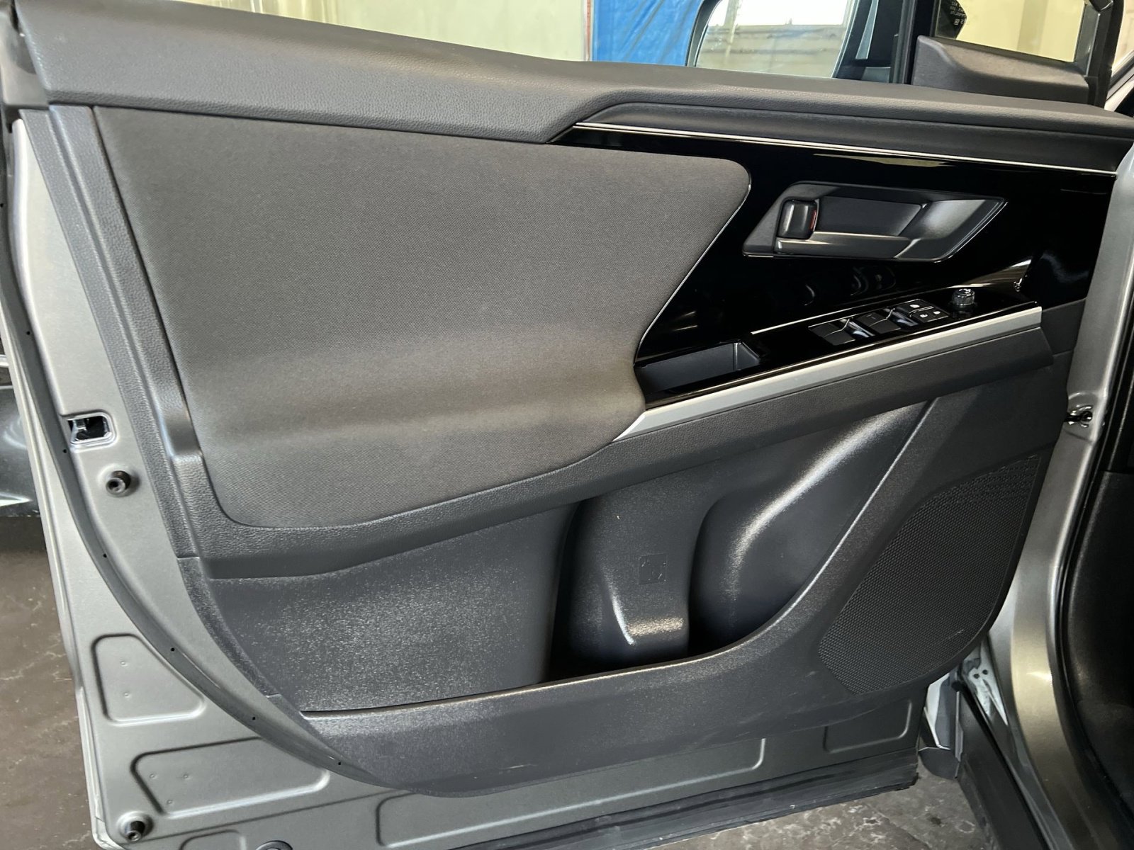 Used 2024 Subaru Solterra Premium image 14