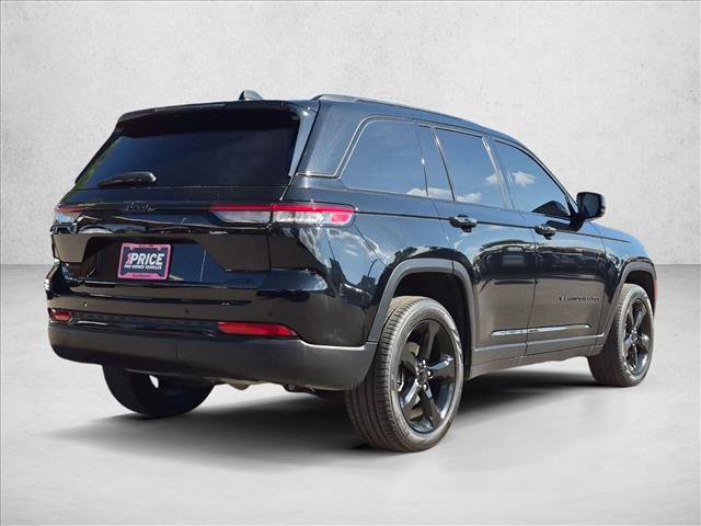 Used 2023 Jeep Grand Cherokee Limited w/ Black Appearance Package AWD/4WD image 5