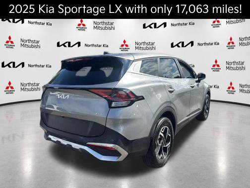 Used 2025 Kia Sportage LX AWD/4WD image 6