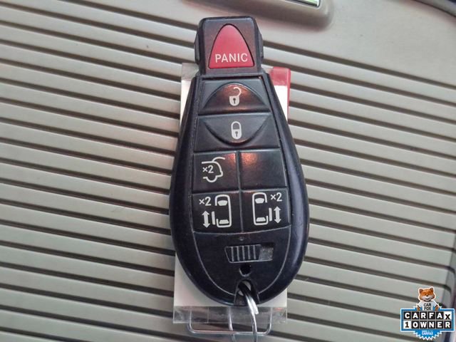 Used 2016 Dodge Grand Caravan SXT w/ UConnect Hands-Free Group image 28