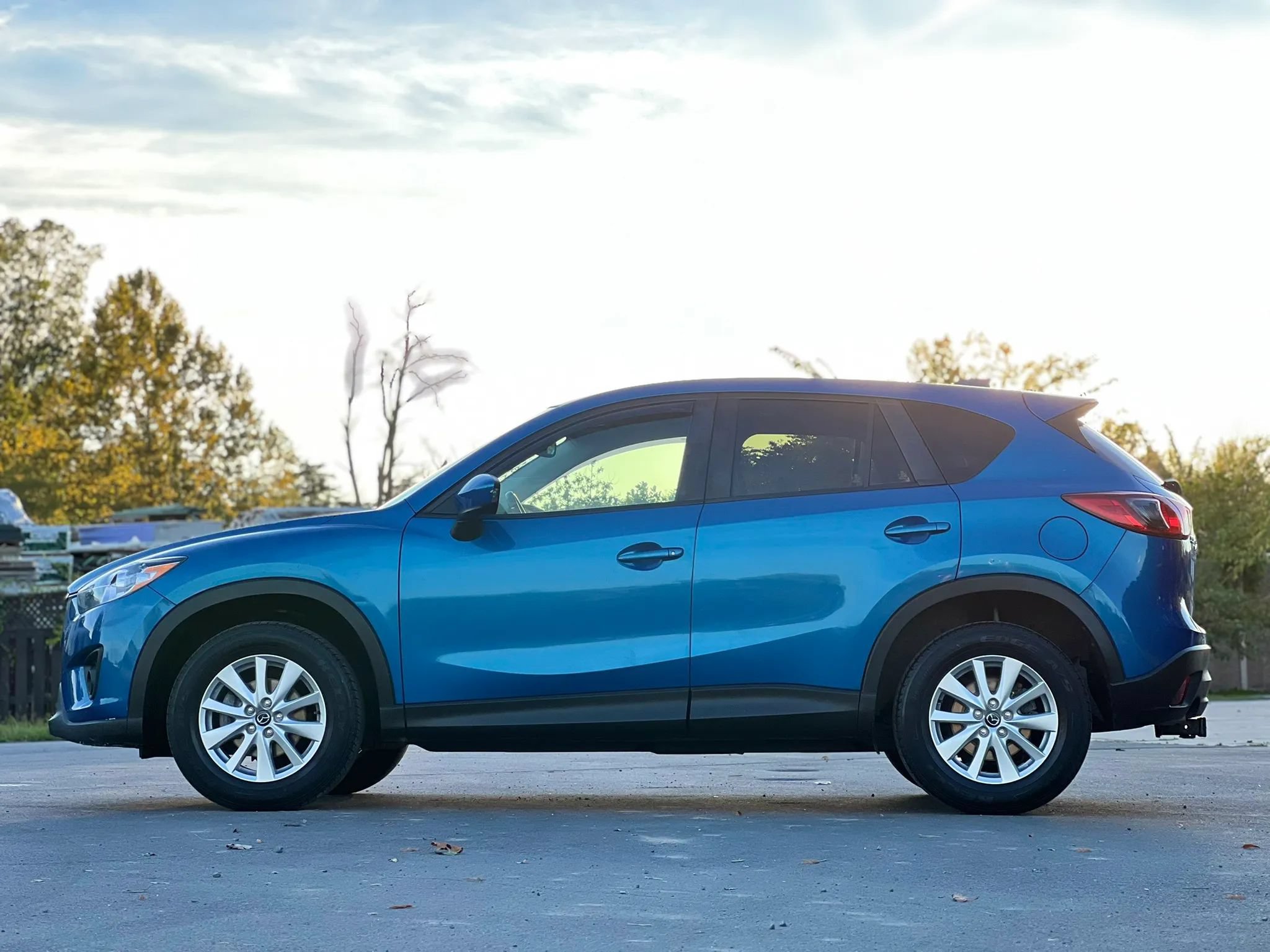 Used 2014 MAZDA CX-5 Touring w/ Touring Technology Package AWD/4WD image 2