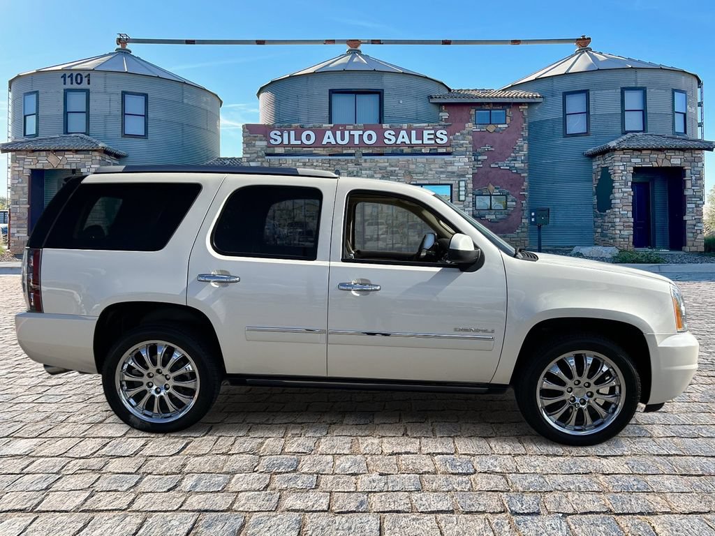 Used 2014 GMC Yukon Denali AWD/4WD image 6
