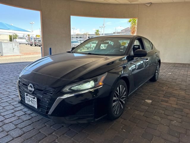 Used 2024 Nissan Altima 2.5 SV FWD image 1