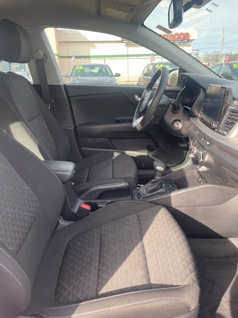 Used 2022 Kia Rio S image 9