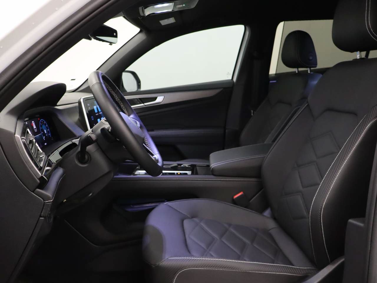 Certified 2026 Volkswagen Atlas Cross Sport SE FWD image 14