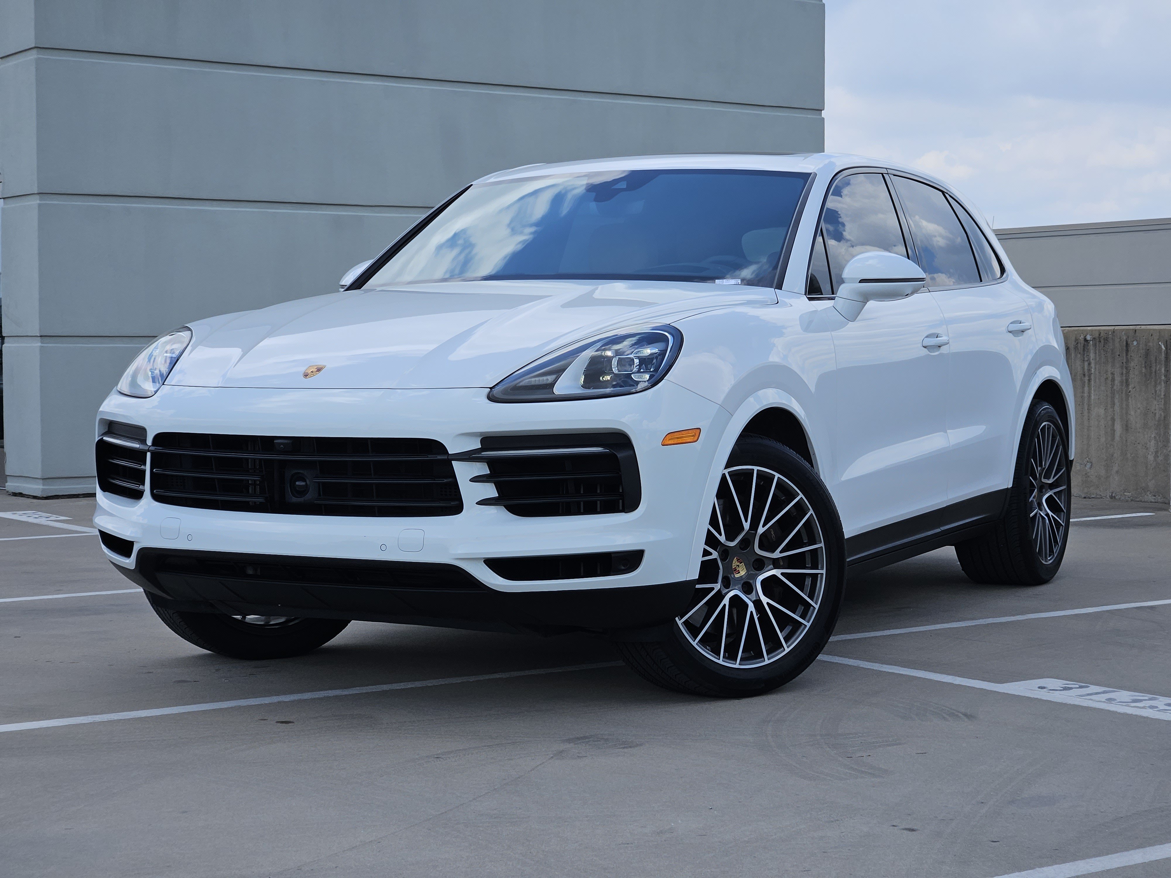 Certified 2023 Porsche Cayenne AWD/4WD image 1