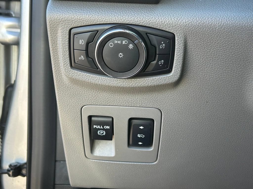 Used 2018 Ford F150 XLT w/ Equipment Group 302A Luxury AWD/4WD image 16