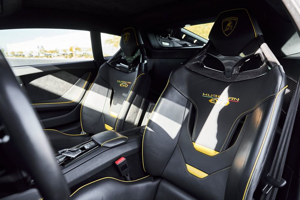 Used 2021 Lamborghini Huracan EVO image 43