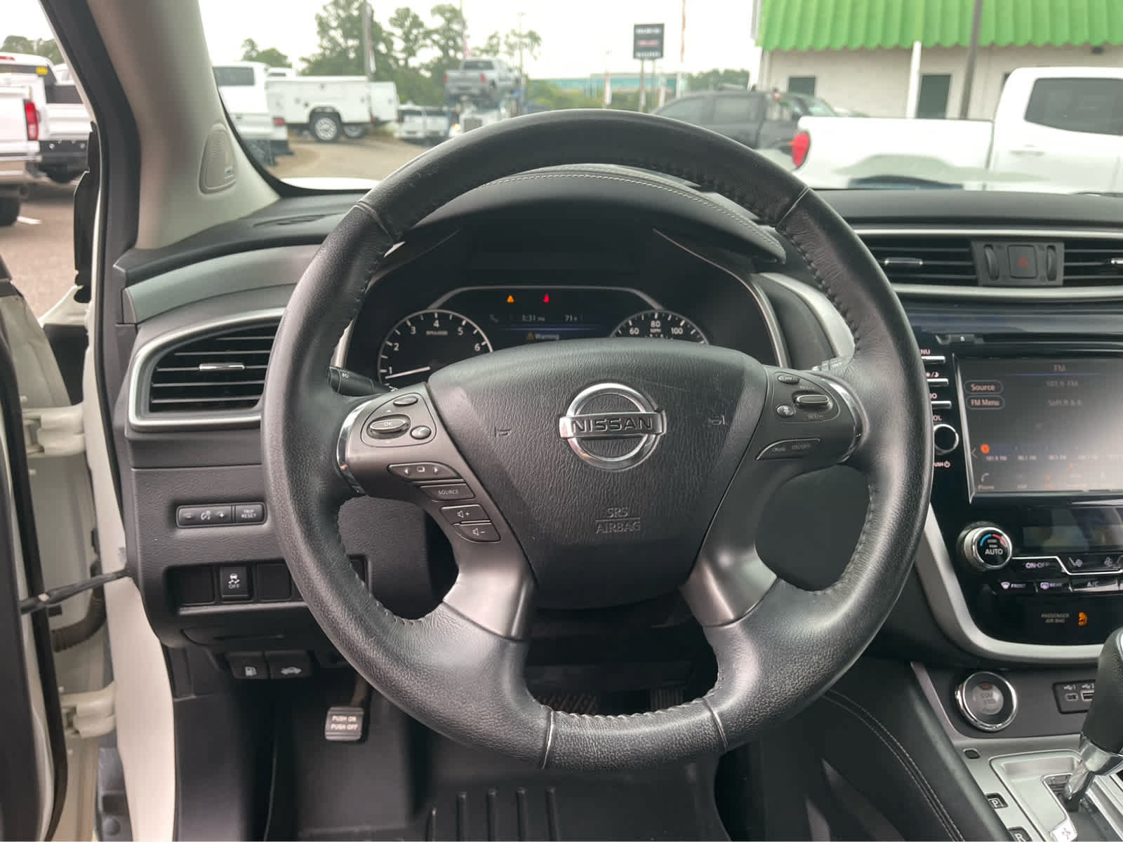 Used 2019 Nissan Murano SV w/ Premium Package FWD image 14
